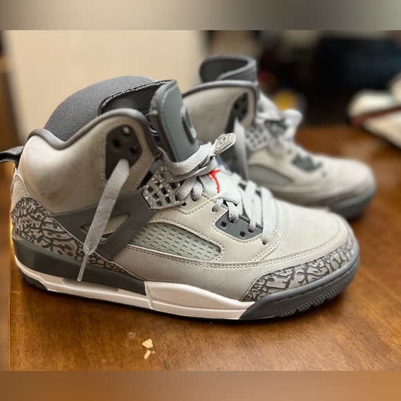 Nike air Jordan spizike white cement Grey varsity red...